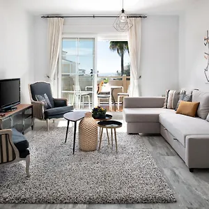 https://first-line-golf-apartment-in-cabopino-ii.es-andalucia.com