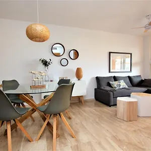 https://apartamento-beachfront-la-jacaranda.es-andalucia.com