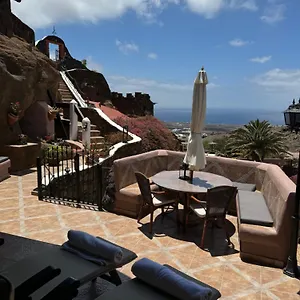 Castillo Lanzarote Sophie - Luxury -sleep In A Volcanic Cave With Heated Pool Tías